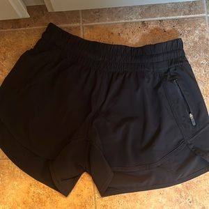 lululemon tracker low-rise shorts